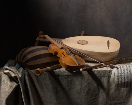 nature-morte-avec-violon-baroque-et-d-autres-instruments - copie
