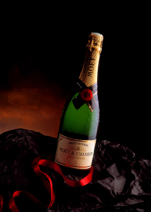 http://www.galerie-photo.com/images/petite-bouteille-champagne.jpg
