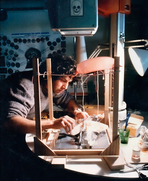 Henri Lewis au travail