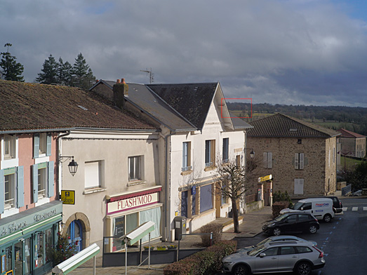 place de la poste à Rochechouart